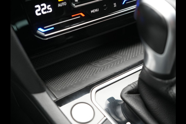 Volkswagen Passat Variant GTE Business Plug in Hybrid 218pk Dealer O.H PHEV | Trekhaak af Fabriek | Adaptive Cruise | Alcantara Sportstoelen Memory & Massage  | Virtual | Parkassist & Camera | 18"L.M | Matrix LED | Keyless |