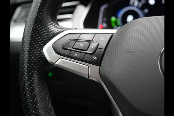 Volkswagen Passat Variant GTE Business Plug in Hybrid 218pk Dealer O.H PHEV | Trekhaak af Fabriek | Adaptive Cruise | Alcantara Sportstoelen Memory & Massage  | Virtual | Parkassist & Camera | 18"L.M | Matrix LED | Keyless |