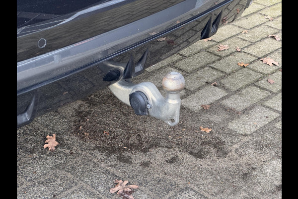 BMW X5 xDrive45e High Executive M Sport Pakket Automaat / Panoramadak / Active Steering / Trekhaak / Head-Up Display / Comfortstoelen / Laserlight / Driving Assistant Professional / 21 Inch / Luchtvering / Hifi / Craftedclarity / Shadow Line / M Sportremsysteem