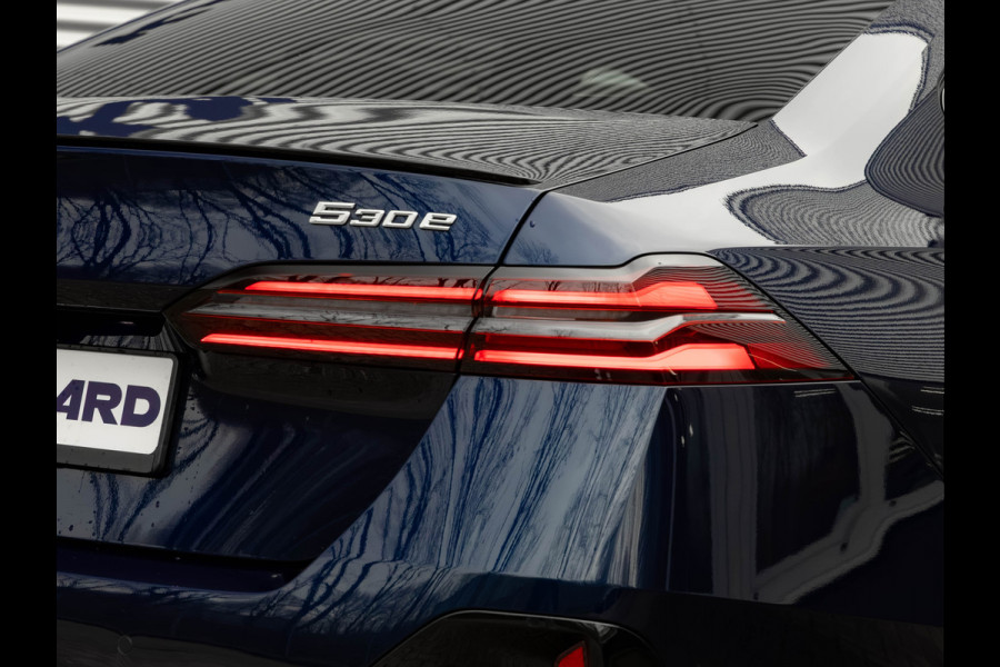 BMW 5 Serie 530e M-Sport Pro - Pano - ACC - Harman Kardon - Head-up - Iconic Glow Exterieur