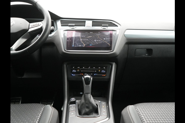 Volkswagen Tiguan 1.4 TSI eHybrid Active Plug In Hybrid 245pk Dealer O.H PHEV | Adaptive Cruise | Camera | Parkassist | Stoelverwarming | Keyless | Apple Carplay | BLIS |