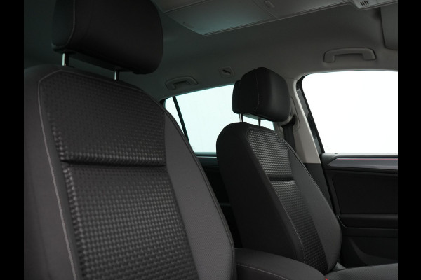 Volkswagen Tiguan 1.4 TSI eHybrid Active Plug In Hybrid 245pk Dealer O.H PHEV | Adaptive Cruise | Camera | Parkassist | Stoelverwarming | Keyless | Apple Carplay | BLIS |