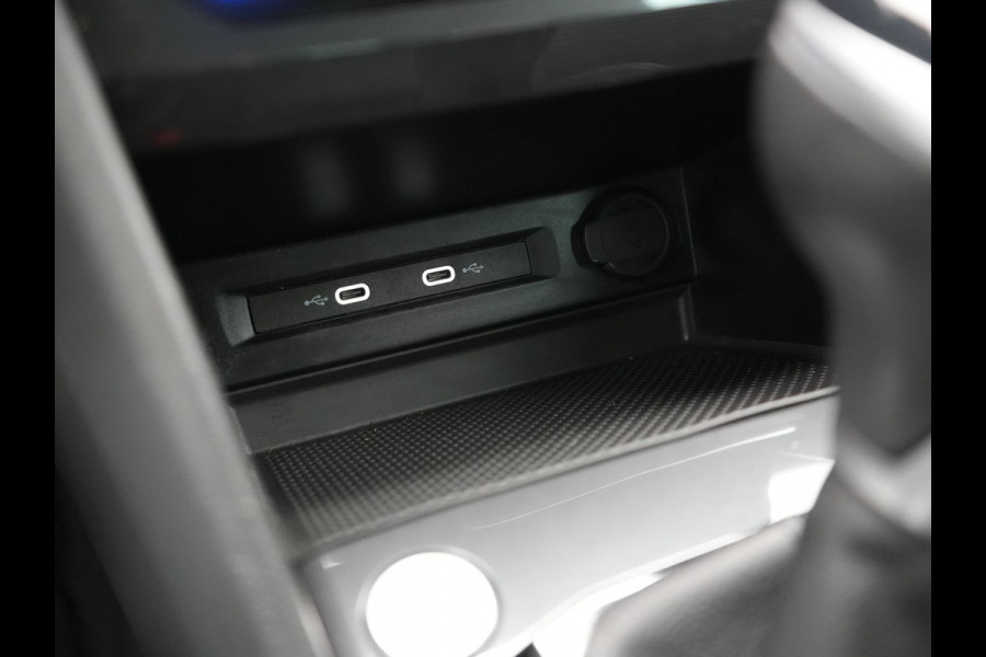 Volkswagen Tiguan 1.4 TSI eHybrid Active Plug In Hybrid 245pk Dealer O.H PHEV | Adaptive Cruise | Camera | Parkassist | Stoelverwarming | Keyless | Apple Carplay | BLIS |