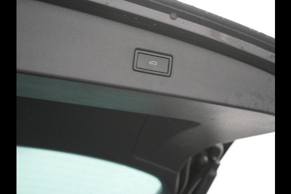 Volkswagen Tiguan 1.4 TSI eHybrid Active Plug In Hybrid 245pk Dealer O.H PHEV | Adaptive Cruise | Camera | Parkassist | Stoelverwarming | Keyless | Apple Carplay | BLIS |