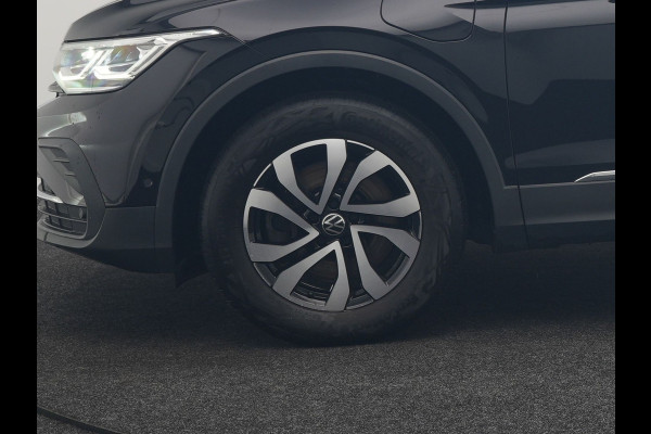 Volkswagen Tiguan 1.4 TSI eHybrid Active Plug In Hybrid 245pk Dealer O.H PHEV | Adaptive Cruise | Camera | Parkassist | Stoelverwarming | Keyless | Apple Carplay | BLIS |