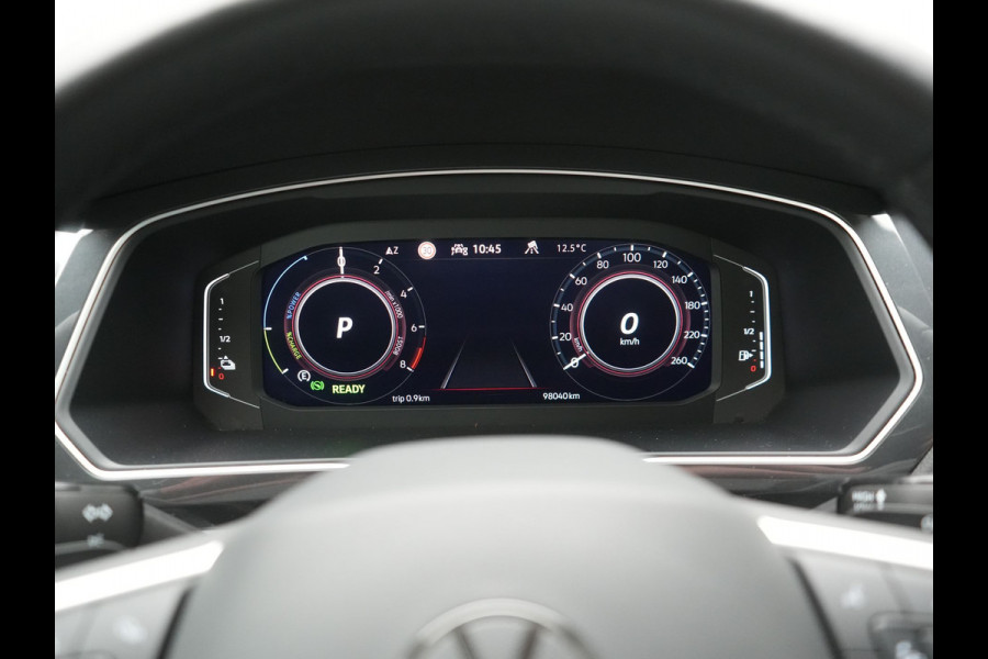 Volkswagen Tiguan 1.4 TSI eHybrid Active Plug In Hybrid 245pk Dealer O.H PHEV | Adaptive Cruise | Camera | Parkassist | Stoelverwarming | Keyless | Apple Carplay | BLIS |