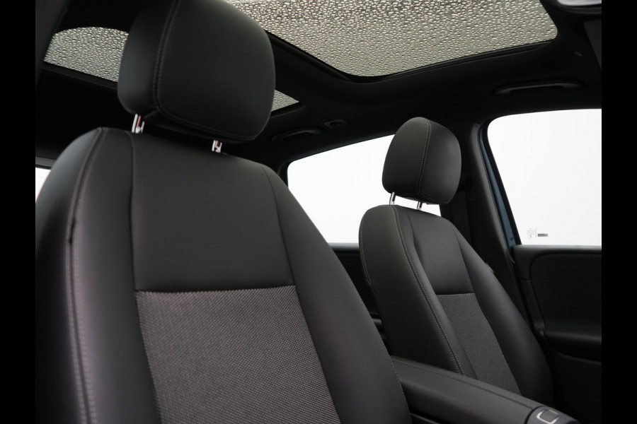 Mercedes-Benz B-Klasse 250 e Plug In Hybrid 218pk Dealer O.H PHEV | Panodak | Camera | Multibeam LED | Parkassist | Stoelverwarming | Navi Full Map | 17"L.M | Climate Control |