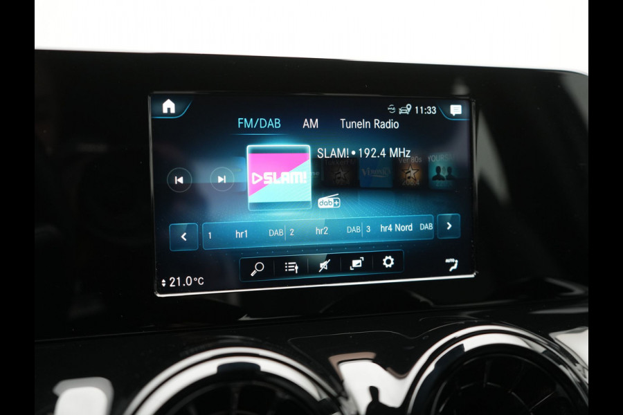 Mercedes-Benz B-Klasse 250 e Plug In Hybrid 218pk Dealer O.H PHEV | Panodak | Camera | Multibeam LED | Parkassist | Stoelverwarming | Navi Full Map | 17"L.M | Climate Control |