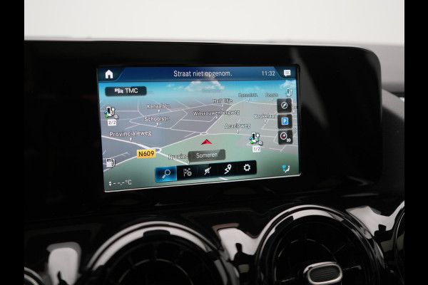 Mercedes-Benz B-Klasse 250 e Plug In Hybrid 218pk Dealer O.H PHEV | Panodak | Camera | Multibeam LED | Parkassist | Stoelverwarming | Navi Full Map | 17"L.M | Climate Control |