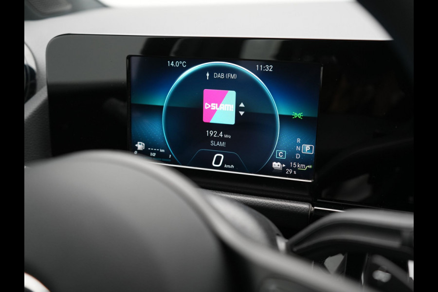 Mercedes-Benz B-Klasse 250 e Plug In Hybrid 218pk Dealer O.H PHEV | Panodak | Camera | Multibeam LED | Parkassist | Stoelverwarming | Navi Full Map | 17"L.M | Climate Control |