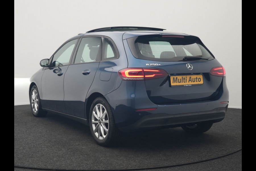 Mercedes-Benz B-Klasse 250 e Plug In Hybrid 218pk Dealer O.H PHEV | Panodak | Camera | Multibeam LED | Parkassist | Stoelverwarming | Navi Full Map | 17"L.M | Climate Control |