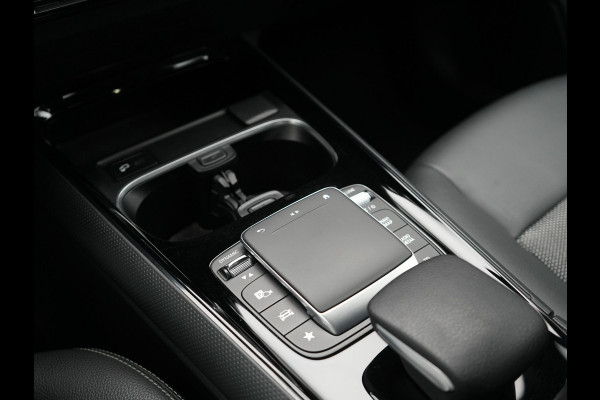 Mercedes-Benz B-Klasse 250 e Plug In Hybrid 218pk Dealer O.H PHEV | Panodak | Camera | Multibeam LED | Parkassist | Stoelverwarming | Navi Full Map | 17"L.M | Climate Control |