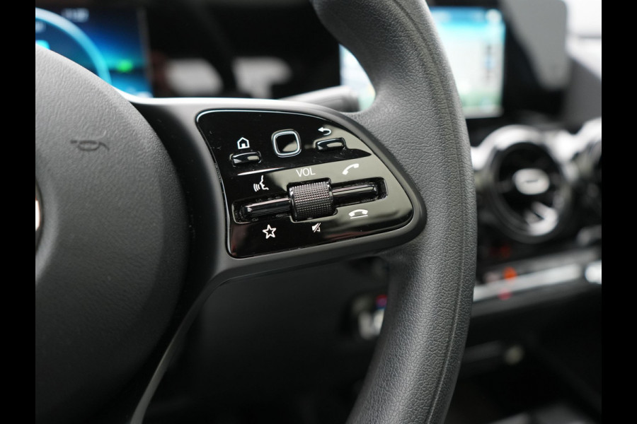 Mercedes-Benz B-Klasse 250 e Plug In Hybrid 218pk Dealer O.H PHEV | Panodak | Camera | Multibeam LED | Parkassist | Stoelverwarming | Navi Full Map | 17"L.M | Climate Control |