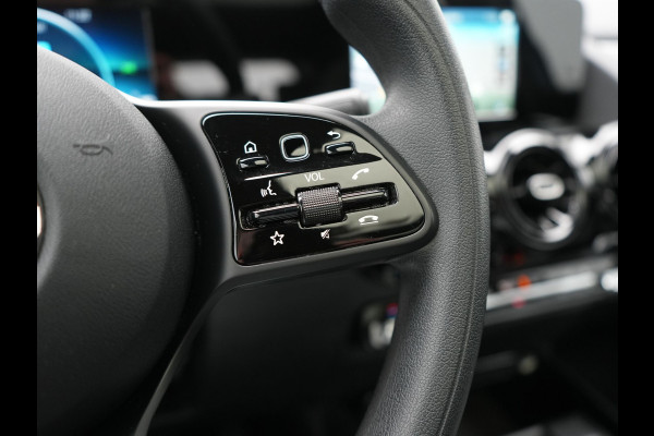 Mercedes-Benz B-Klasse 250 e Plug In Hybrid 218pk Dealer O.H PHEV | Panodak | Camera | Multibeam LED | Parkassist | Stoelverwarming | Navi Full Map | 17"L.M | Climate Control |