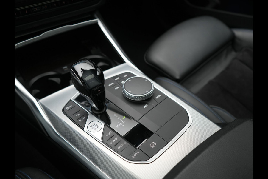 BMW 3 Serie 318i M Sport Shadow 156pk Dealer O.H | Panodak | Alcantara Sportstoelen Verwarmd | Camera & Parkassist | Keyless | Hifi Audio | Apple Carplay | 18"L.M | Sfeerverlichting |