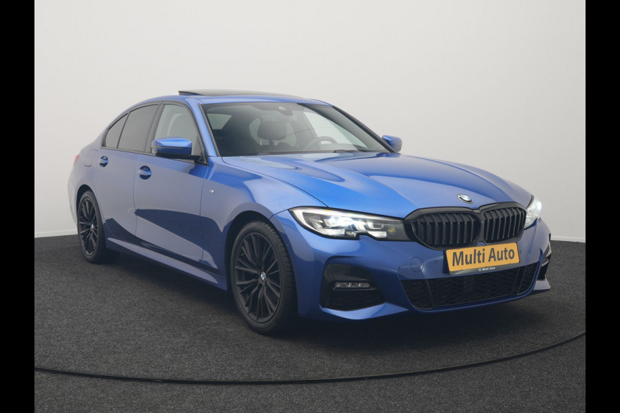 BMW 3 Serie 318i M Sport Shadow 156pk Dealer O.H | Panodak | Alcantara Sportstoelen Verwarmd | Camera & Parkassist | Keyless | Hifi Audio | Apple Carplay | 18"L.M | Sfeerverlichting |