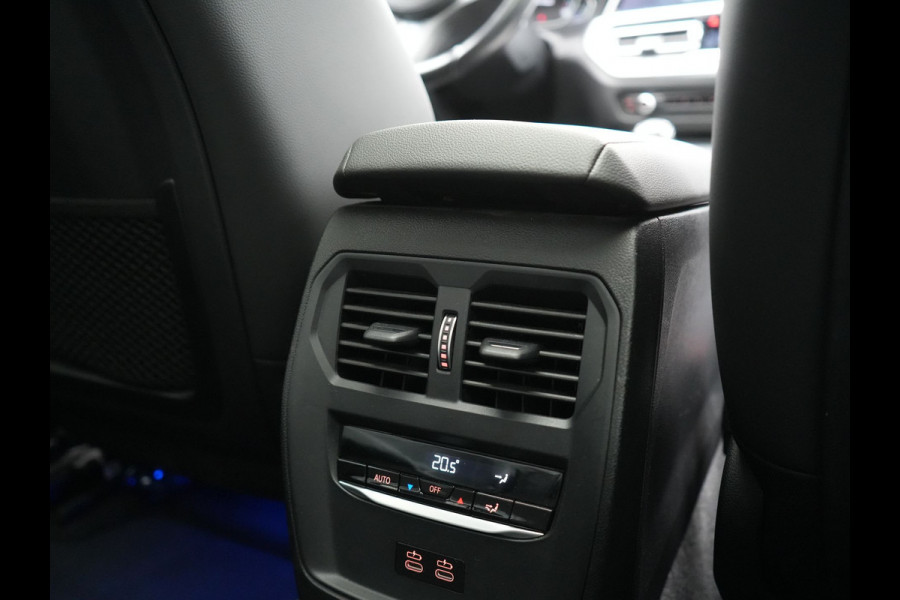 BMW 3 Serie 318i M Sport Shadow 156pk Dealer O.H | Panodak | Alcantara Sportstoelen Verwarmd | Camera & Parkassist | Keyless | Hifi Audio | Apple Carplay | 18"L.M | Sfeerverlichting |