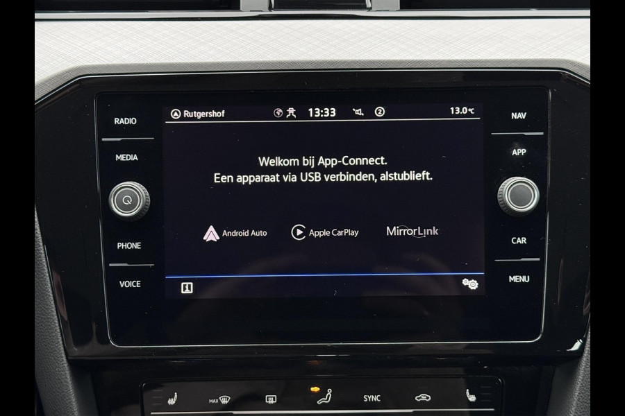 Volkswagen Passat Variant 1.4 TSI PHEV GTE | Trekhaak | Matrix LED | 360 cam | Massage | ACC | Stoelvw v+a | Head Up | Dodehoek