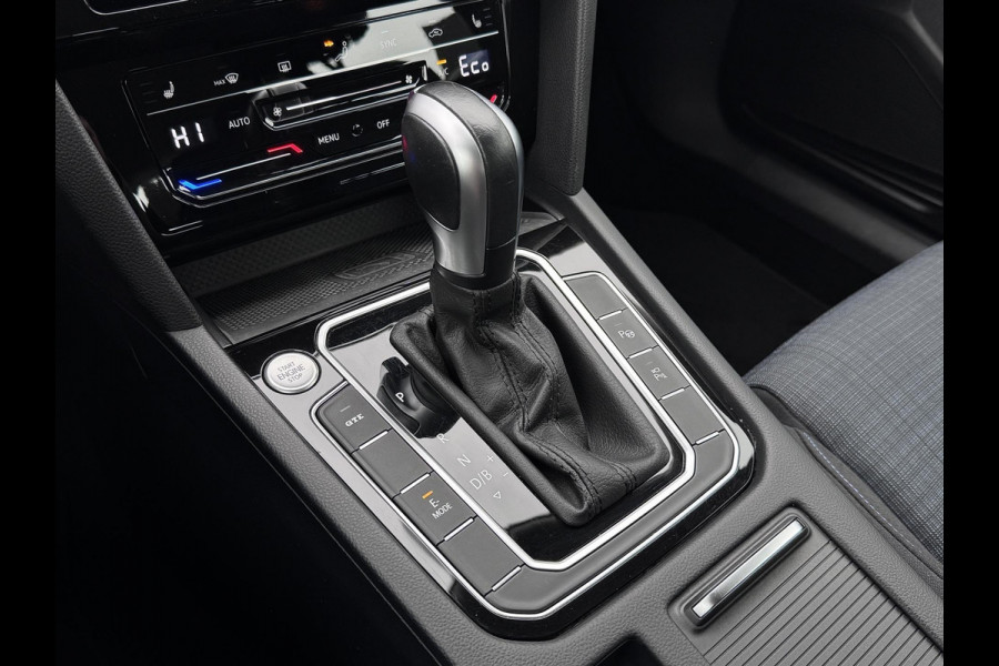 Volkswagen Passat Variant 1.4 TSI PHEV GTE | Trekhaak | Matrix LED | 360 cam | Massage | ACC | Stoelvw v+a | Head Up | Dodehoek