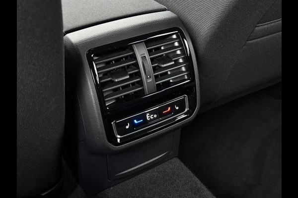 Volkswagen Passat Variant 1.4 TSI PHEV GTE | Trekhaak | Matrix LED | 360 cam | Massage | ACC | Stoelvw v+a | Head Up | Dodehoek