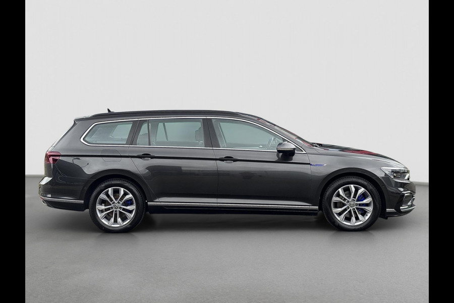 Volkswagen Passat Variant 1.4 TSI PHEV GTE | Trekhaak | Matrix LED | 360 cam | Massage | ACC | Stoelvw v+a | Head Up | Dodehoek