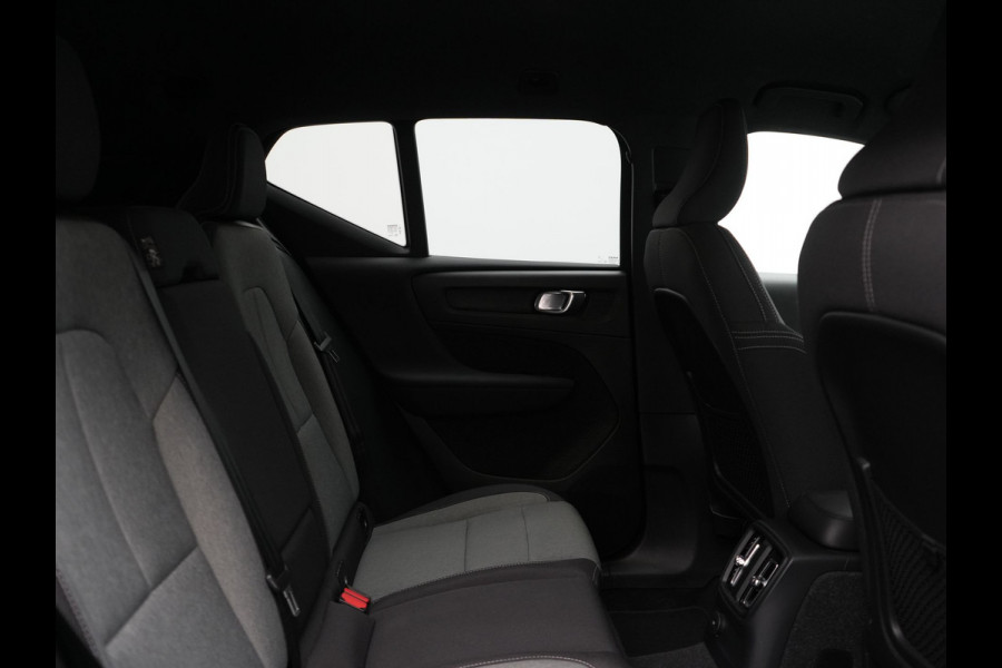 Volvo XC40 T4 Plus Bright Plug In Hybrid 211pk Dealer O.H. PHEV | Adaptive Cruise | Camera | Sportstoelen Memory & Verwarmd | Harman / Kardon | Stuur Verwarmd | Apple Carplay | Keyless | Navigatie | DAB |