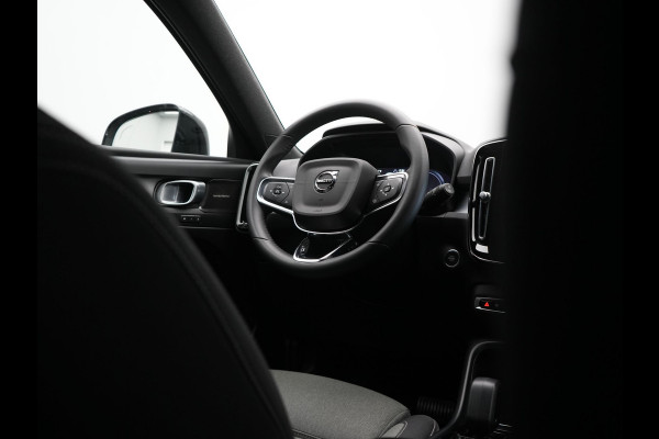 Volvo XC40 T4 Plus Bright Plug In Hybrid 211pk Dealer O.H. PHEV | Adaptive Cruise | Camera | Sportstoelen Memory & Verwarmd | Harman / Kardon | Stuur Verwarmd | Apple Carplay | Keyless | Navigatie | DAB |