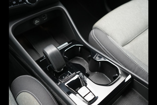 Volvo XC40 T4 Plus Bright Plug In Hybrid 211pk Dealer O.H. PHEV | Adaptive Cruise | Camera | Sportstoelen Memory & Verwarmd | Harman / Kardon | Stuur Verwarmd | Apple Carplay | Keyless | Navigatie | DAB |