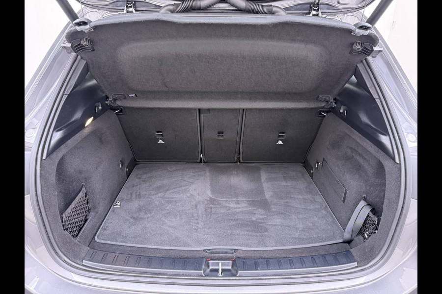 Mercedes-Benz GLA 250 e AMG line | Pano Trekhaak HUD Memory Multibeam Sound