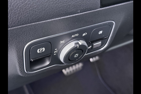 Mercedes-Benz GLA 250 e AMG line | Pano Trekhaak HUD Memory Multibeam Sound