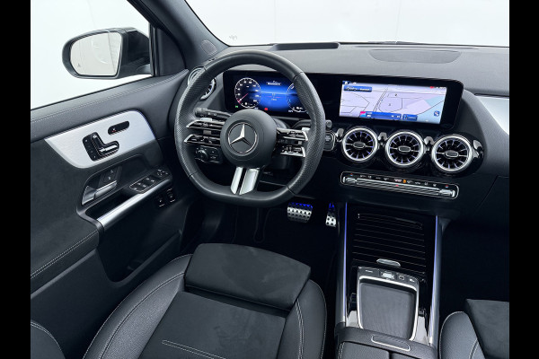 Mercedes-Benz GLA 250 e AMG line | Pano Trekhaak HUD Memory Multibeam Sound