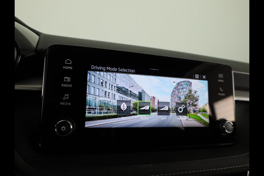 Škoda Fabia 1.0 TSI Business Edition 95pk | Parkeercamera | Verwarmbare voorstoelen | Navigatie via App | Verlengde garantie