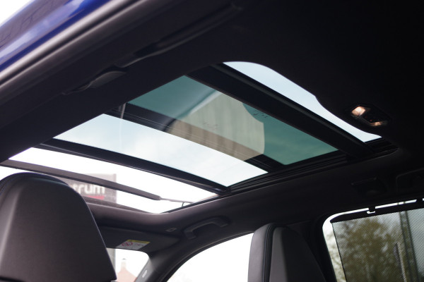 BMW 3 Serie Touring 330e 293 PK xDrive M Sport Pro PHEV, Panoramadak, Kuipstoelen, Head-Up, Adap. Cruise Control