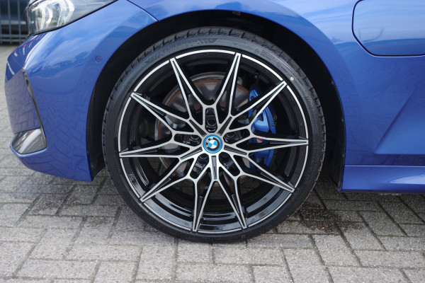 BMW 3 Serie Touring 330e 293 PK xDrive M Sport Pro PHEV, Panoramadak, Kuipstoelen, Head-Up, Adap. Cruise Control