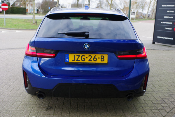 BMW 3 Serie Touring 330e 293 PK xDrive M Sport Pro PHEV, Panoramadak, Kuipstoelen, Head-Up, Adap. Cruise Control