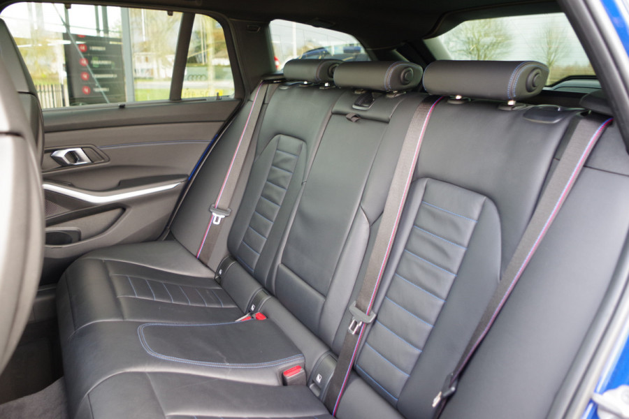 BMW 3 Serie Touring 330e 293 PK xDrive M Sport Pro PHEV, Panoramadak, Kuipstoelen, Head-Up, Adap. Cruise Control