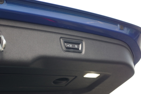 BMW 3 Serie Touring 330e 293 PK xDrive M Sport Pro PHEV, Panoramadak, Kuipstoelen, Head-Up, Adap. Cruise Control