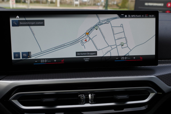 BMW 3 Serie Touring 330e 293 PK xDrive M Sport Pro PHEV, Panoramadak, Kuipstoelen, Head-Up, Adap. Cruise Control