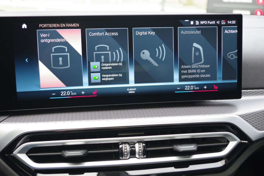 BMW 3 Serie Touring 330e 293 PK xDrive M Sport Pro PHEV, Panoramadak, Kuipstoelen, Head-Up, Adap. Cruise Control