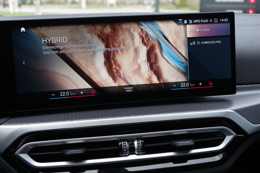 BMW 3 Serie Touring 330e 293 PK xDrive M Sport Pro PHEV, Panoramadak, Kuipstoelen, Head-Up, Adap. Cruise Control