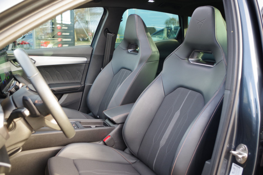 CUPRA Formentor 1.4 e-Hybrid 245 PK VZ Performance PHEV, Trekhaak, Panoramadak, Adap. Cruise Control, Matrix-LED