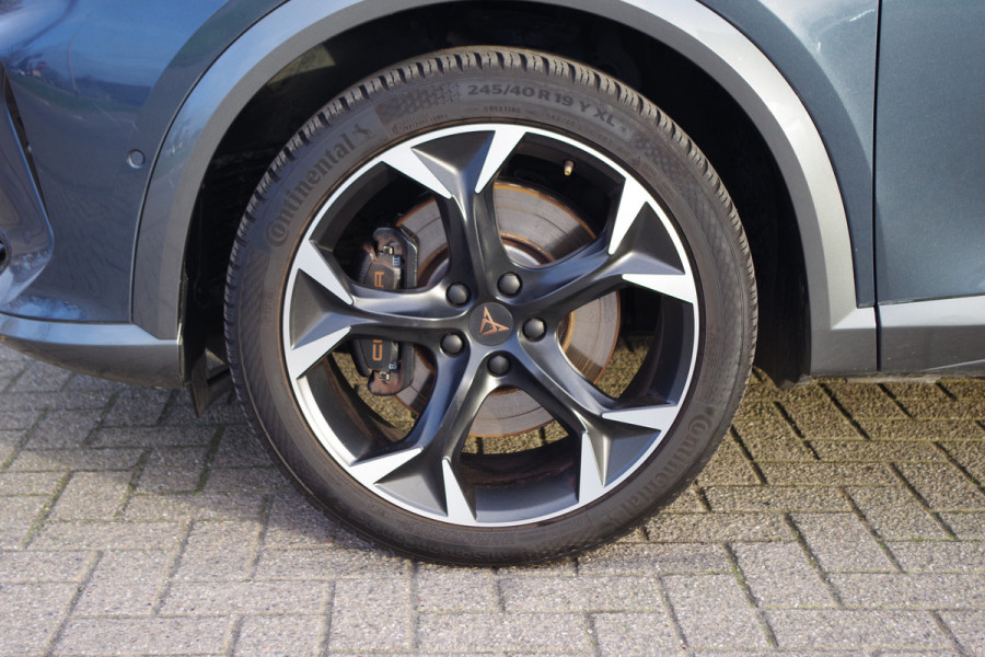 CUPRA Formentor 1.4 e-Hybrid 245 PK VZ Performance PHEV, Trekhaak, Panoramadak, Adap. Cruise Control, Matrix-LED