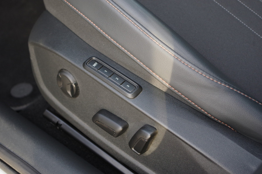 CUPRA Formentor 1.4 e-Hybrid 245 PK VZ Performance PHEV, Trekhaak, Panoramadak, Adap. Cruise Control, Matrix-LED