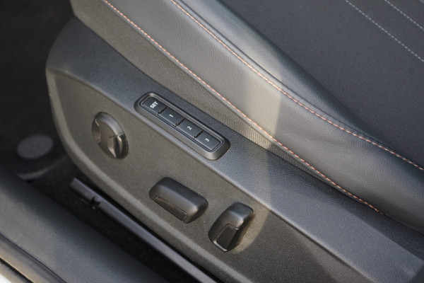 CUPRA Formentor 1.4 e-Hybrid 245 PK VZ Performance PHEV, Trekhaak, Panoramadak, Adap. Cruise Control, Matrix-LED