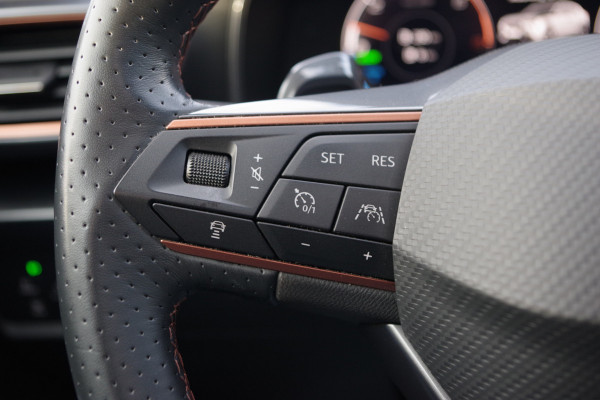 CUPRA Formentor 1.4 e-Hybrid 245 PK VZ Performance PHEV, Trekhaak, Panoramadak, Adap. Cruise Control, Matrix-LED