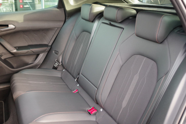 CUPRA Formentor 1.4 e-Hybrid 245 PK VZ Performance PHEV, Trekhaak, Panoramadak, Adap. Cruise Control, Matrix-LED