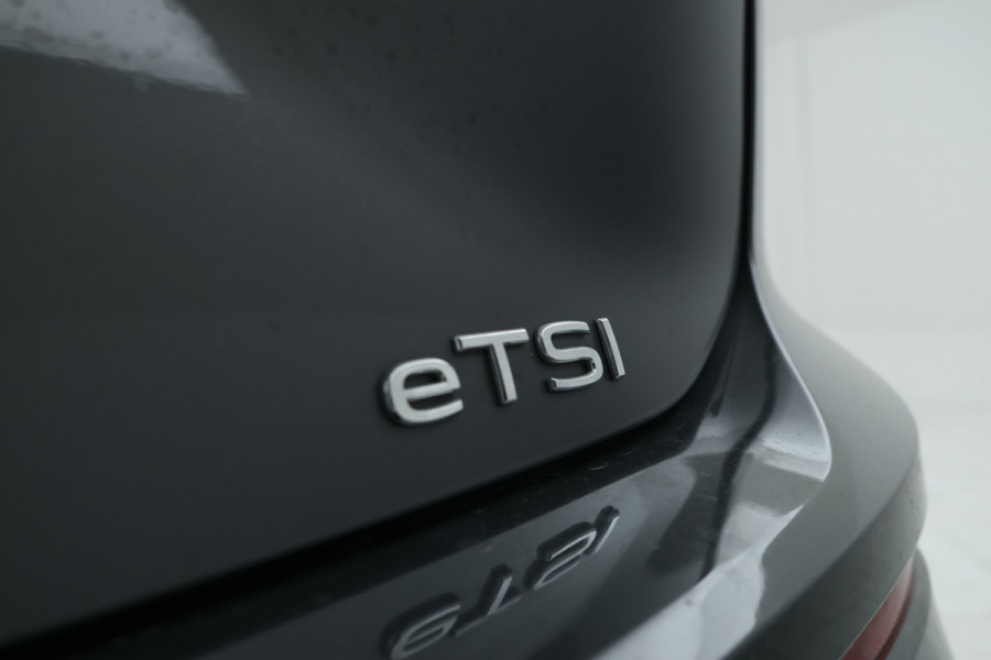 Volkswagen Golf Variant 1.0 eTSI Life Automaat, Navigatie, Digital Dash