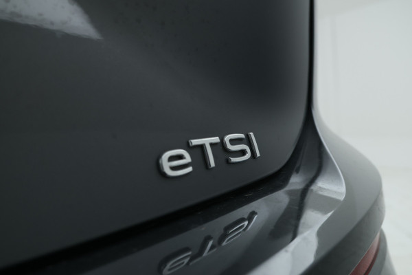 Volkswagen Golf Variant 1.0 eTSI Life Automaat, Navigatie, Digital Dash