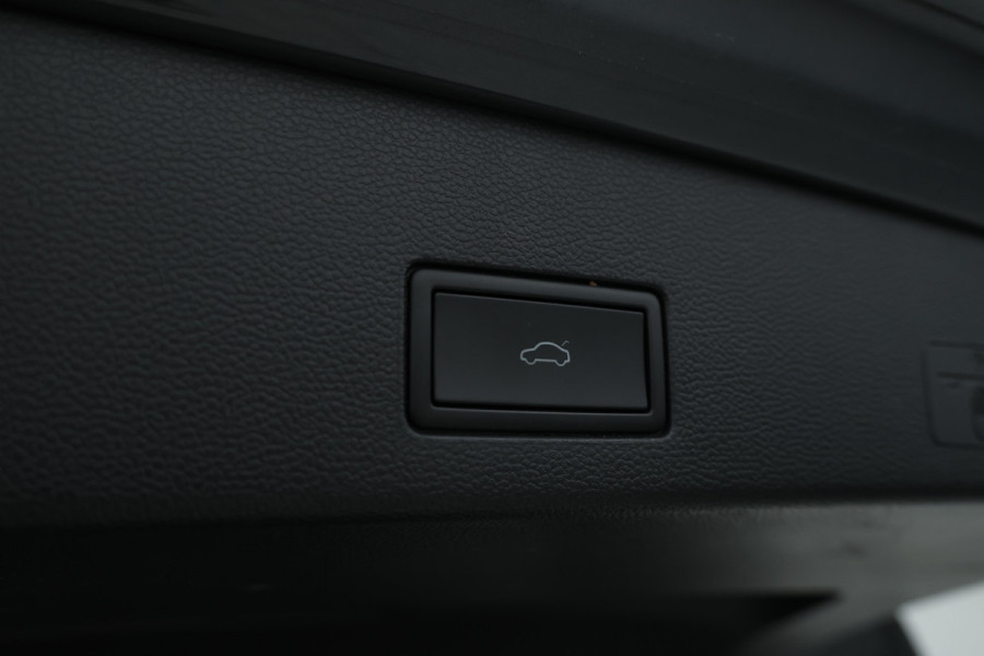 Volkswagen Golf Variant 1.0 eTSI Life Automaat, Navigatie, Digital Dash