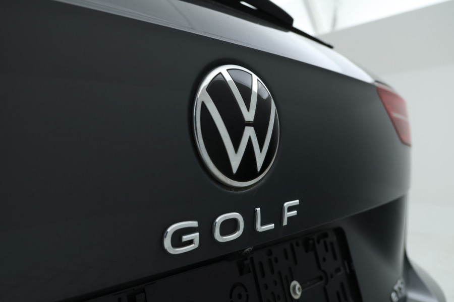 Volkswagen Golf Variant 1.0 eTSI Life Automaat, Navigatie, Digital Dash